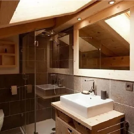 Belle Cabane Avec Sauna Pres De L'arret De Bus Chamonix