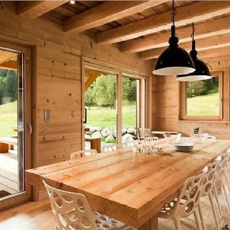 Casa de Férias Belle Cabane Avec Sauna Pres De L'arret De Bus Chamonix