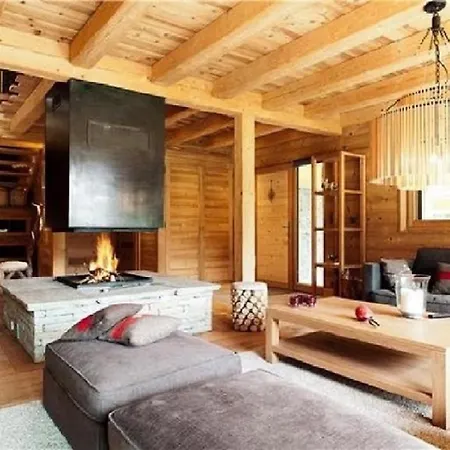 Casa de Férias Belle Cabane Avec Sauna Pres De L'arret De Bus *